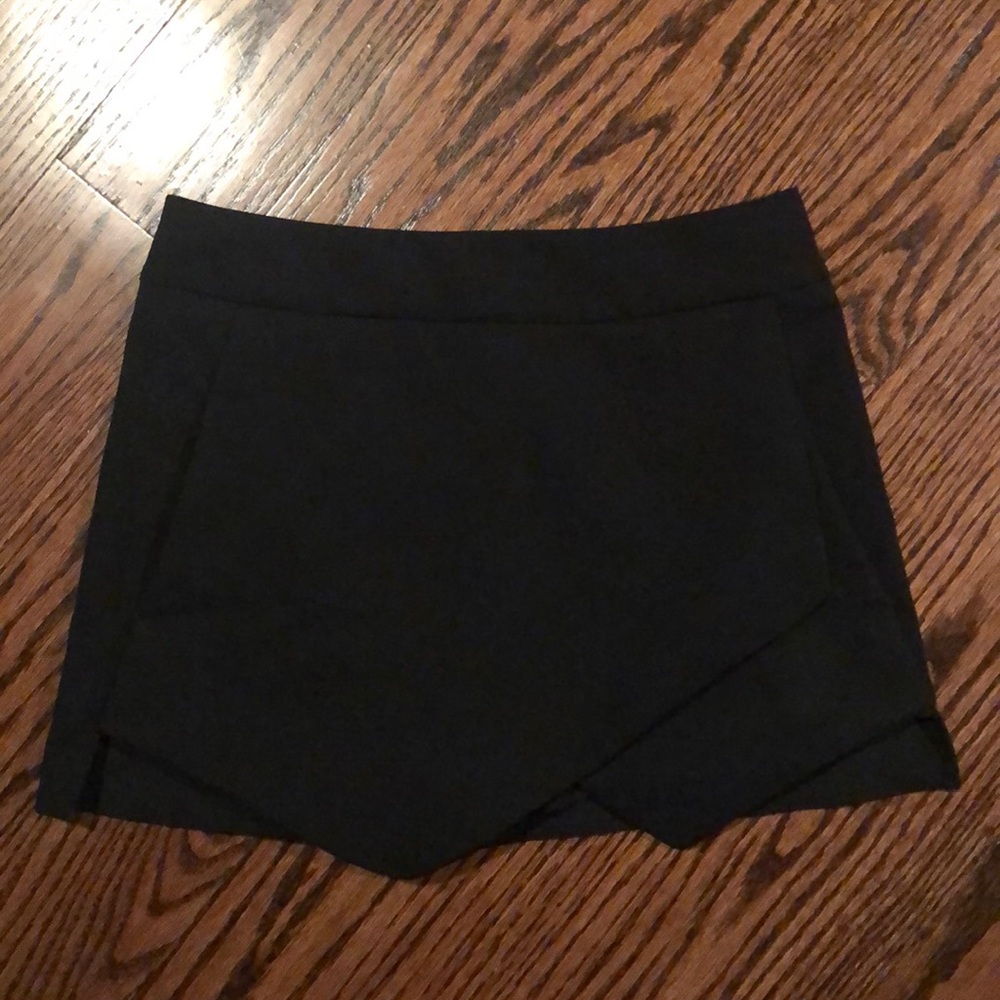 Black envelope skort